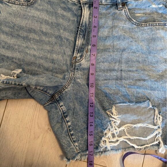 American Eagle 90s boyfriend denim shorts distressed - Picture 9 of 10